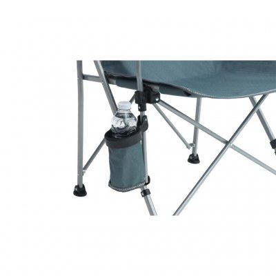 Der Stuhl verfügt über einen praktischen Getränkehalter.