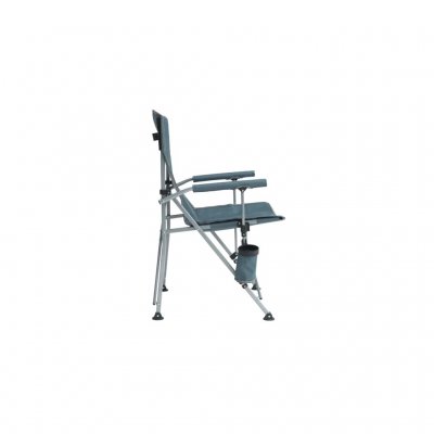 Bequemer Campingstuhl mit gepolsterten Armlehnen und Getränkehalter.