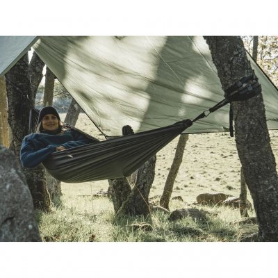 Geräumige Hängematte für wunderbare Momente in der Natur.