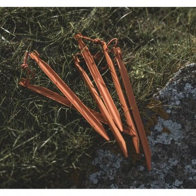 Die kräftige orange Farbe sorgt dafür, dass die Heringe gut sichtbar sind.