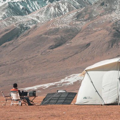 Perfekt solpanel för tältcamping.