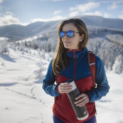Perfekt termos för fjäll och skidor då den håller temperaturen väldigt länge.