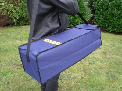 Bärväska medföljer för enkel förvaring och transport