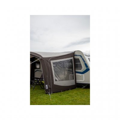 Die Seitenwand für das Sky Link 400 – ein praktisches Zubehör, das zusätzlichen Schutz vor Wind bietet und den Komfort beim Camp