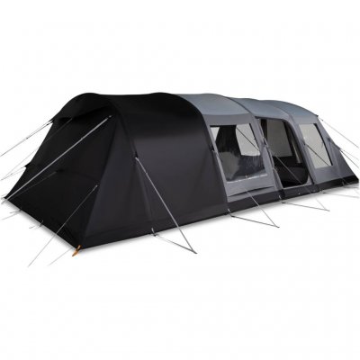 Dunkler und ruhiger Schlafbereich, der die Morgensonne effektiv abhält. Kann einfach in drei separate Schlafkabinen unterteilt w