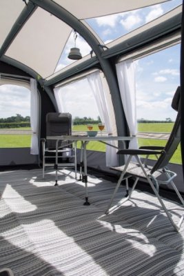 Verleihen Sie Ihrem Dometic Grande 390 zusätzlichen Komfort mit einem Continental Zeltteppich.