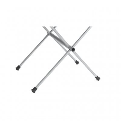 Der Tisch hat einen Stahlrahmen