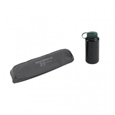 Der Tisch hat ein kompaktes Packmaß und lässt sich leicht zusammenklappen und in der mitgelieferten Tragetasche verstauen.