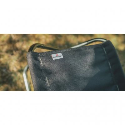 Strapazierfähige Sitzfläche aus Oxford-Polyester.