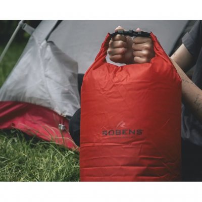 Dry Bag mit einem Fassungsvermögen von 20L, der Ihre Ausrüstung trocken hält oder nasse Kleidung von der übrigen Ausrüstung tren
