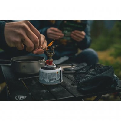 Robens Fire Midge Gaskocher aus Titan, der direkt auf die Gaskartusche montiert wird.
