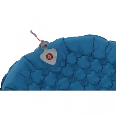 Die Isomatte ist mit dem Robens Peak Valve mit Rückschlagventil ausgestattet, das für einen optimalen Luftstrom sorgt.