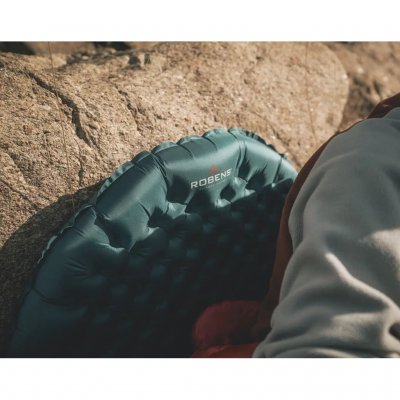 Aufblasbare Isomatte in ultraleichter Konstruktion.