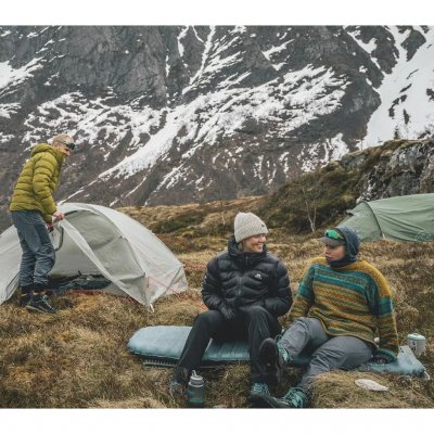 Selbstaufblasende und aufblasbare Isomatte für Bergwanderungen, Jagd-/Angelausflüge oder andere Aktivitäten, die geringes Gewich