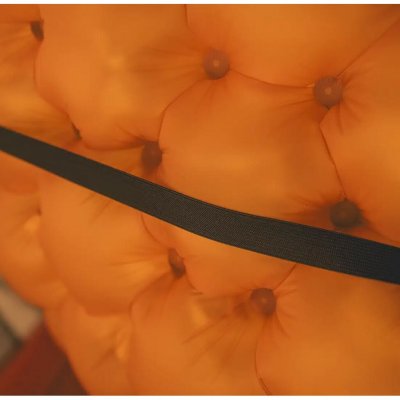 Elastisches Band zur Befestigung des Kissens auf der Isomatte