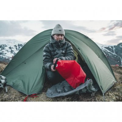 Drybag, der auch als Pumpe für aufblasbare Isomatten verwendet werden kann.