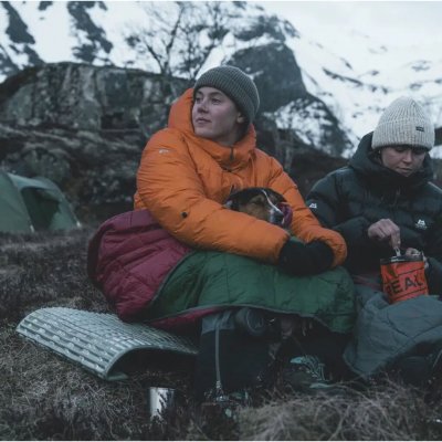 Sehr strapazierfähige Isomatte, die direkt auf dem Boden verwendet werden kann.