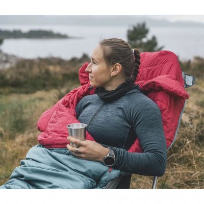 Der Schlafsack verwendet doppelte Isolationsschichten, die in Kombination mit der körpergeformten Konstruktion eine gute Isolier