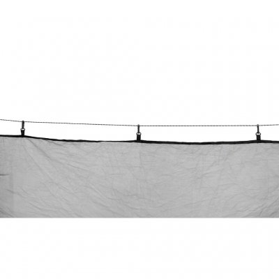 Reflektierende Abspannleine macht es im Dunkeln gut sichtbar.