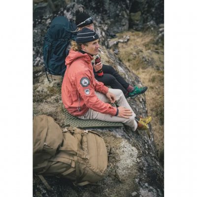 Eine clevere Variante der klassischen Isomatte, die packfreundlicher ist und bessere Wärme bietet.