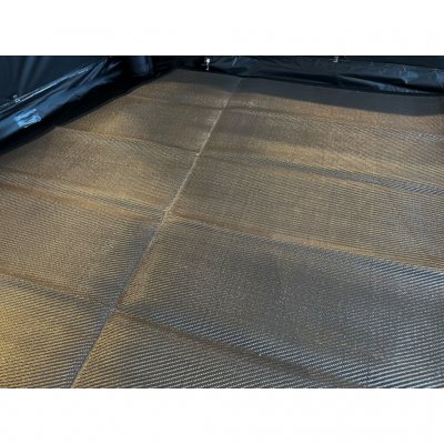 Vadderad förtältstältmatta mörk sida upp till Telta Pure 390.