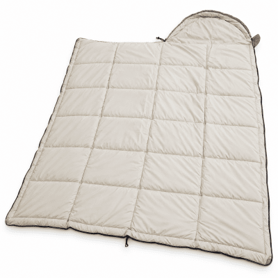 Der Schlafsack lässt sich zu einer Decke aufklappen.